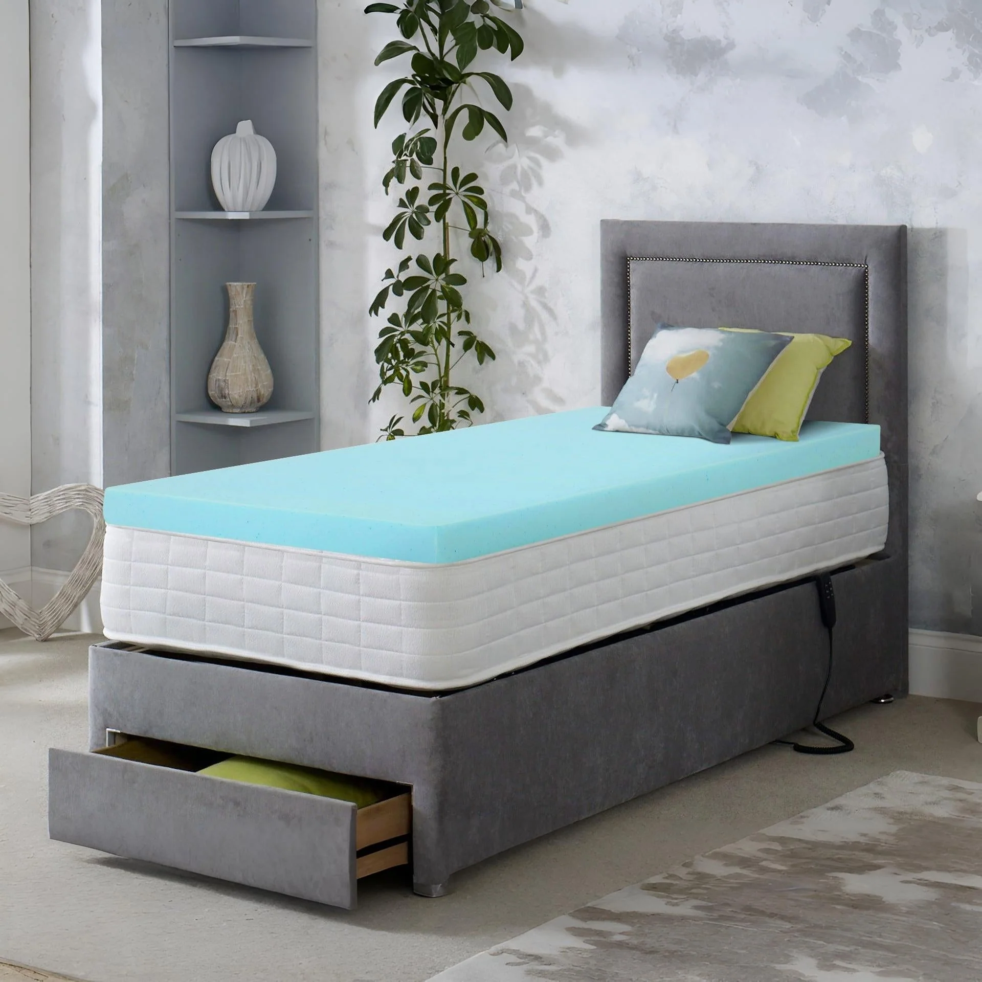 Comfort Plush Gel Memory Foam Mattress Topper - King Single - Image 3