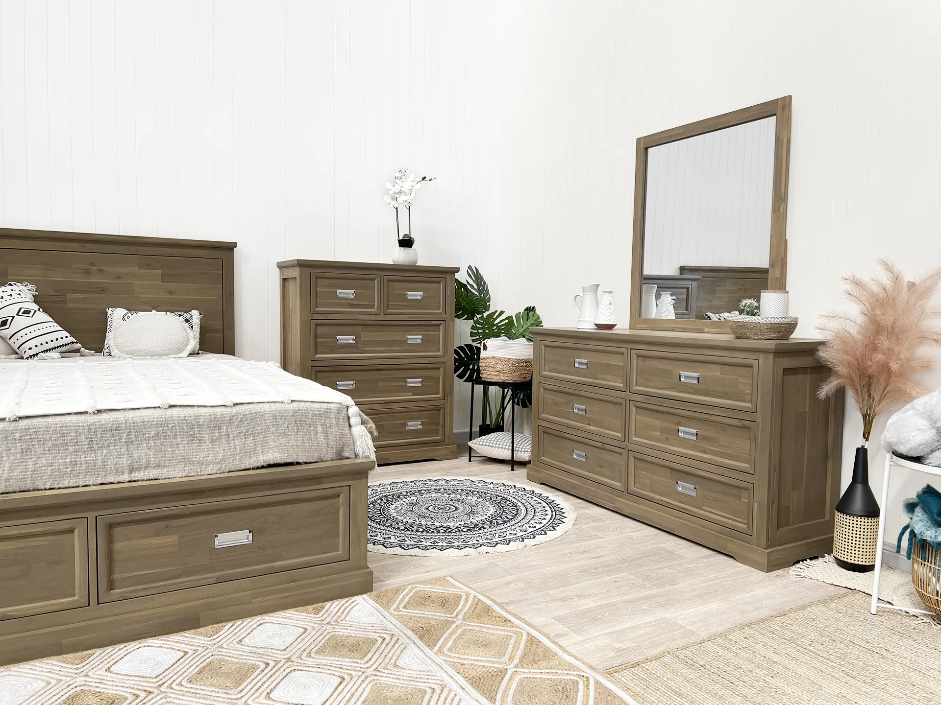 Hadley Solid Wood 6 Drawer Dresser with Mirror - Emerland Grey - Image 4