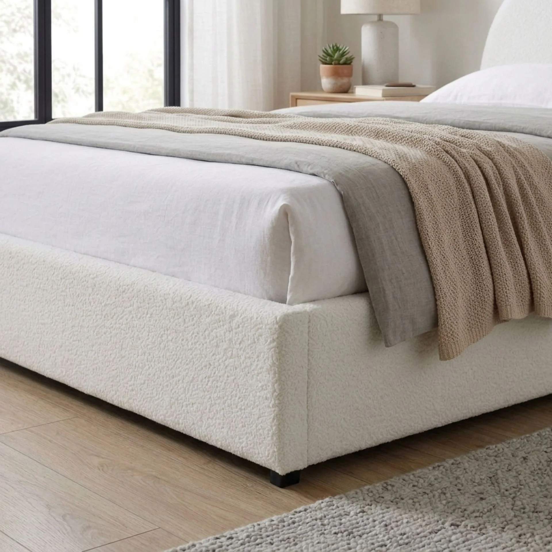 Isabella Queen Teddy Gas Lift Bed Frame - White - Image 8