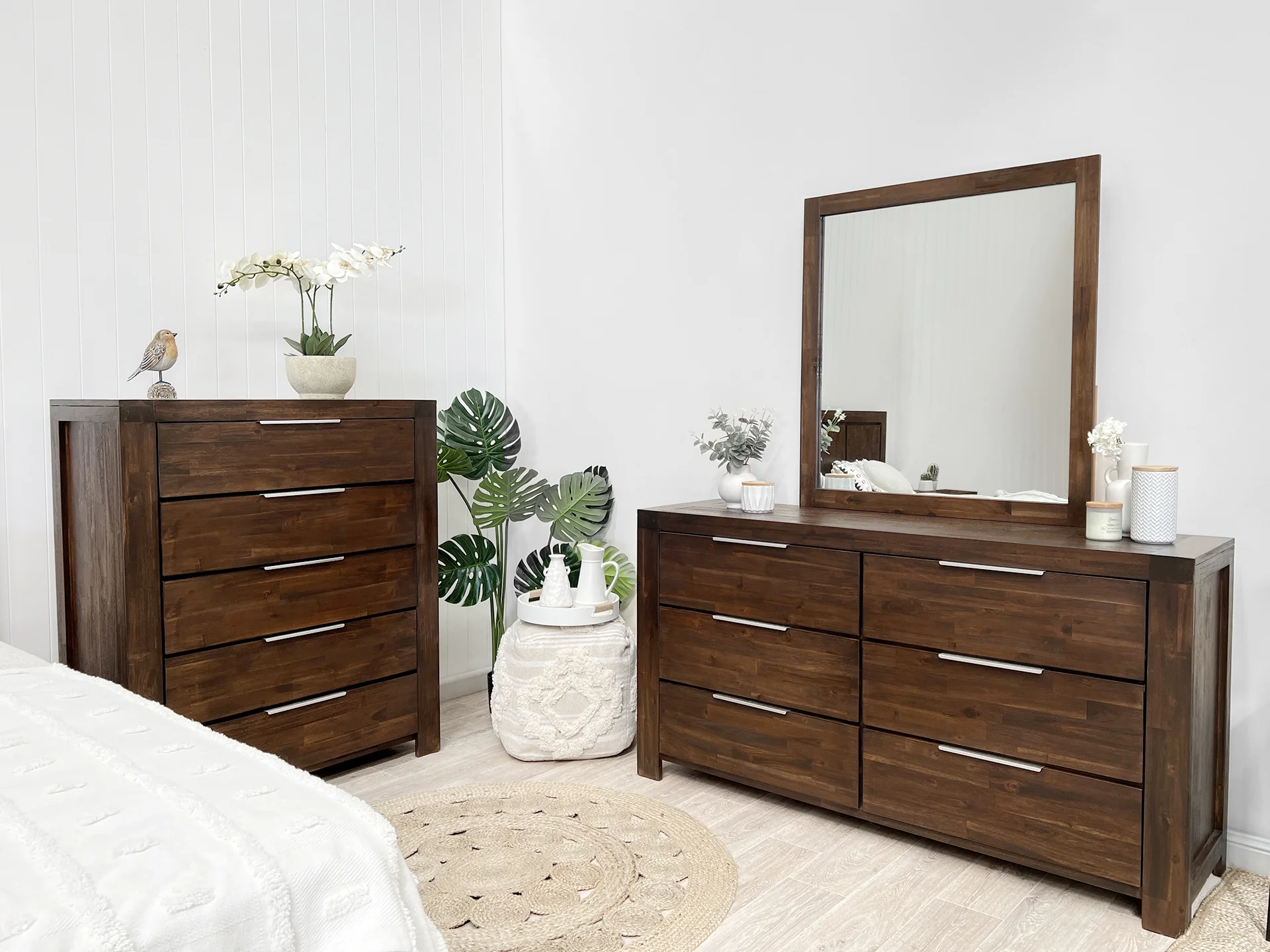 Jarvis Solid Wood 6 Drawer Dresser with Mirror - Caramel - Image 5