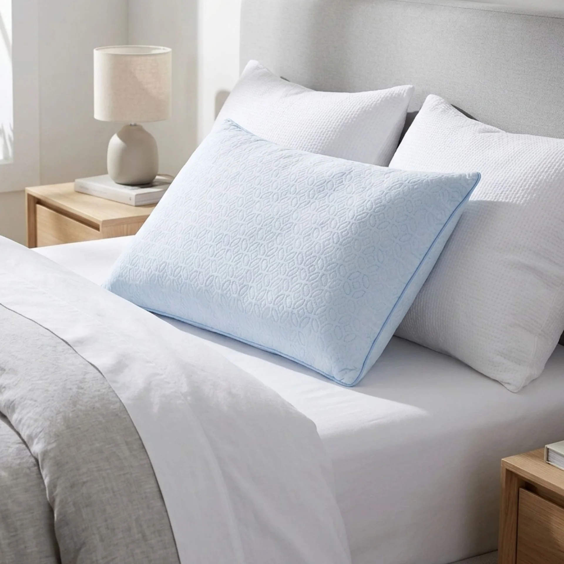 LoftEase Shredded Memory Foam Pillow 70 x 45 x 19CM - Image 7
